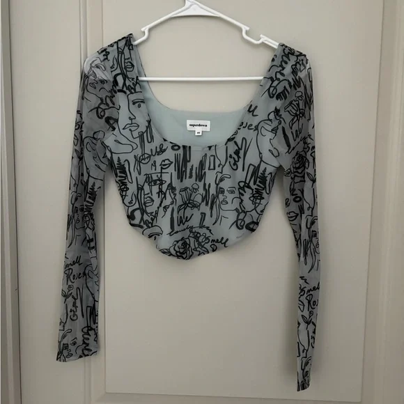 superdown White Mesh Long-Sleeve Graphic Crop Top - Picture 4 of 6